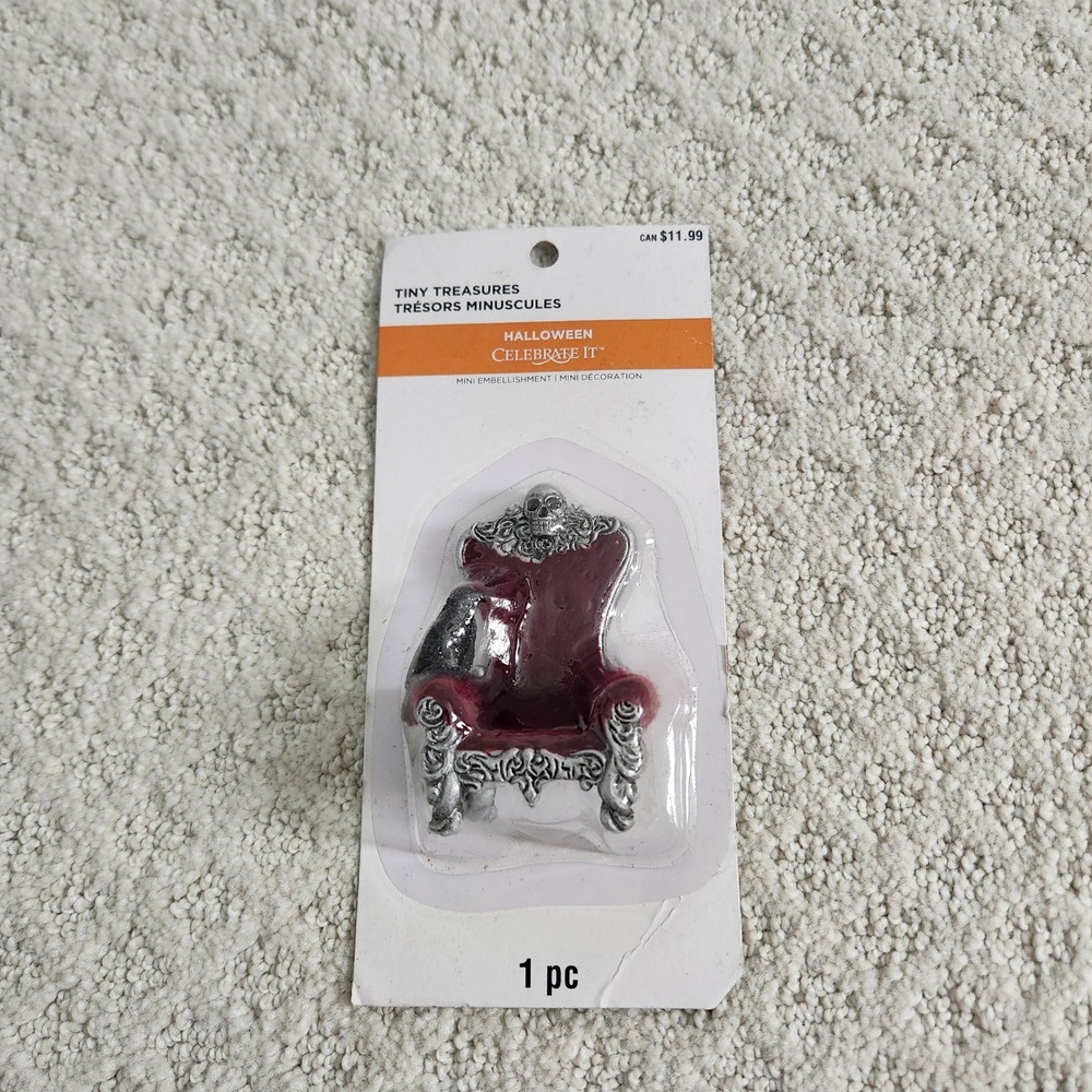 Tiny Treasures Gothic Skull Throne Mini Embellishment Red NEW